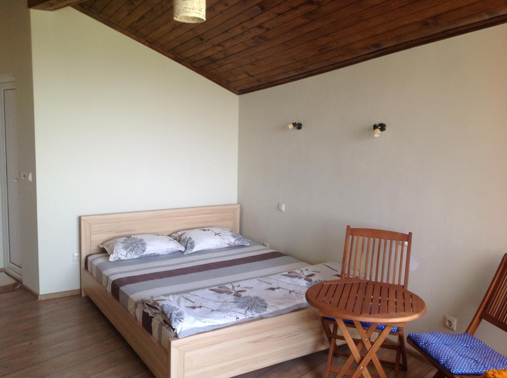 רזובו Faina Guest House מראה חיצוני תמונה